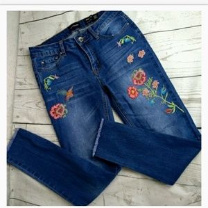 RANBBERY WOMAN JEANS: